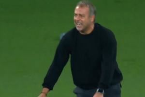 心态炸了！巴萨遭绝杀，弗里克表情崩溃蹲下又站起😫